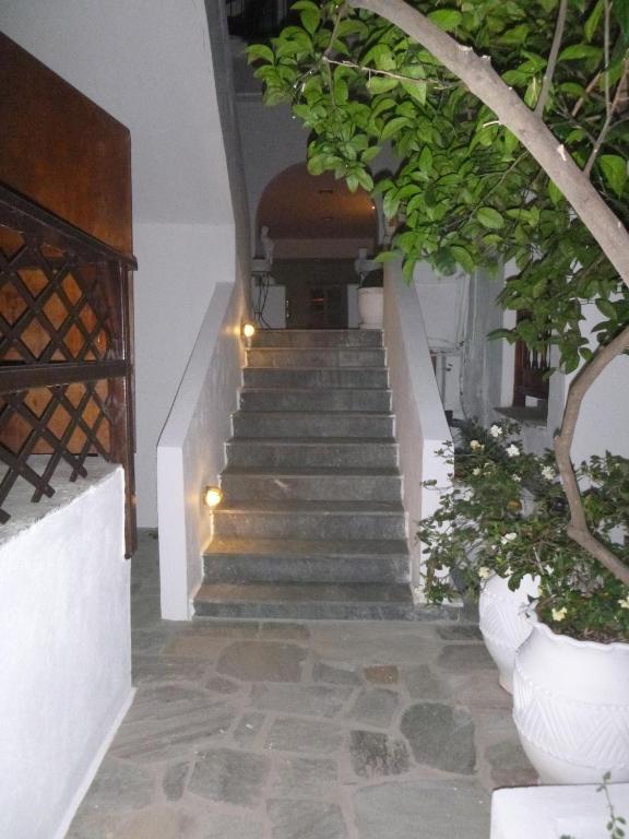 Karafelas Hotel