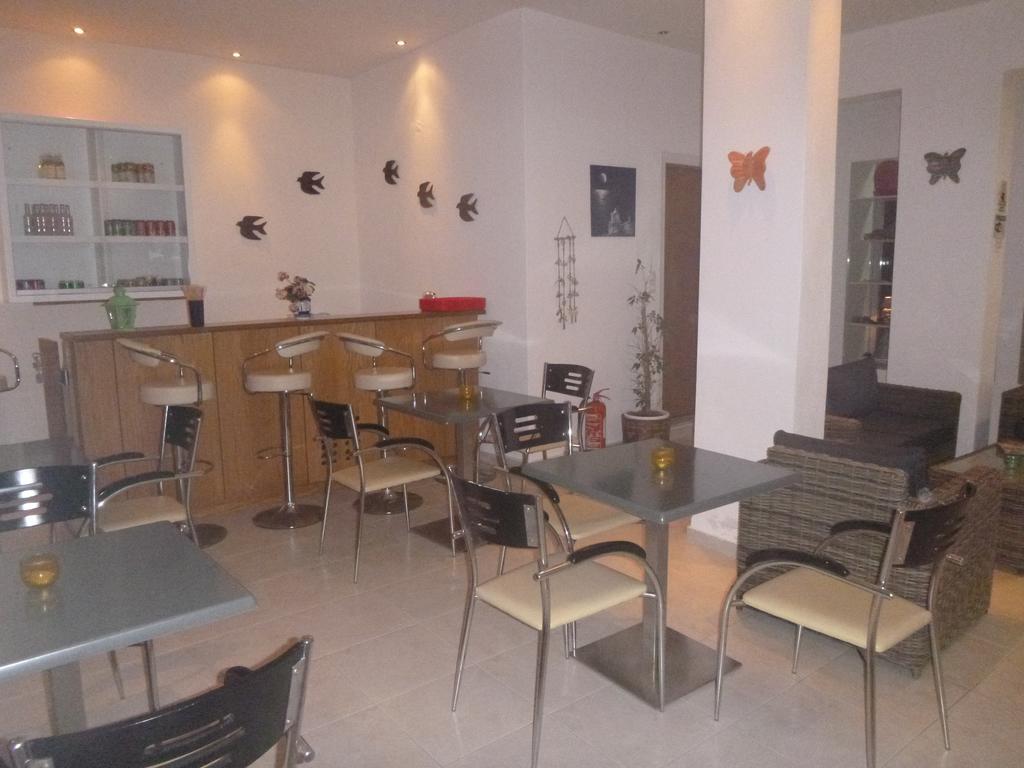 Karafelas Hotel *